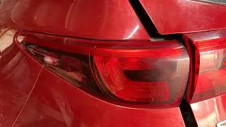 Снимаю Лев. Стоп KIA Sportage 2017 год  Как снять левый угловой стоп ?