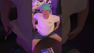 Knossi zeigt uns "ACTING AUF MUSIK" 😂#knossi #highlights #twitch #shorts
