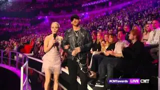 AnnaSophia Robb presenting at CMT Music Awards 5th June 2013 - 720p