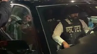 殺害李進進律師的凶嫌張小寧3月15日晚從法拉盛109分局出來，有人問她：「你後悔嗎？」她高喊：「最後悔的是你們這些叛徒！你們身為中國人，卻要反共！你們已經害死了無數學生，還要害學生……」