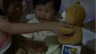 20130330210821十個月就很會玩的小寶貝