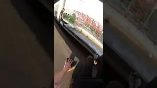 Паркур на крышах Москвы | Cool parkour guys jump on the roofs of Moscow 