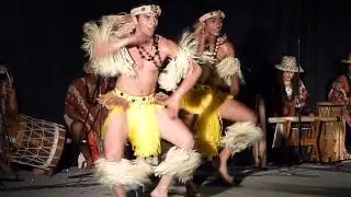 Male Tahitian dancers