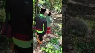 mencari kitb suci