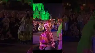 #halloween at #disneyworld - #disney Characters Recognizing our Costumes