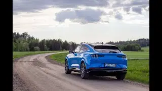 Koeajossa Ford Mustang Mach-E GT (2022)