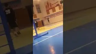 Ставишь на команду,также его подачи в аут🤨 #shorts #volleyball #fail