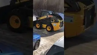 мини-погрузчик видео фронтальный с бортовым поворотом полноприводный New Holland L225 ПСМ дизельный