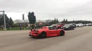 Porsche 918, Ferrari 458 Speciale Take off