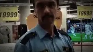 молодой человек, охрану вызвать?