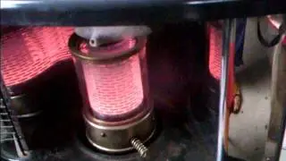 Ａ　ｏｃａｒｉｎａ　is burnt on the oil stove by me.AVI