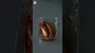 Peixe cavala marinado com shoyu (molho de soja) e mel