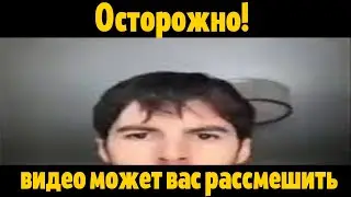я жду пока мама разговаривает со знакомой на улице