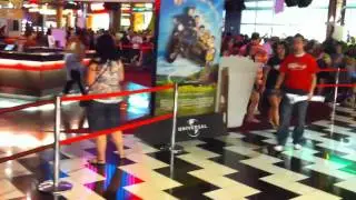 vegas journeys: step up to the third dimension