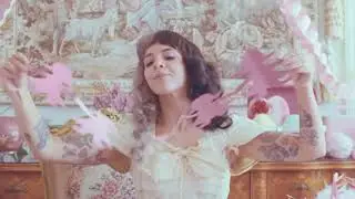 Episode 1 – Arts & Crafts with Melanie Martinez