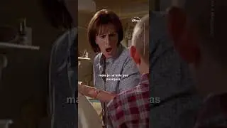 Rule #1: NEVER upset Lois when she has scissors in her hands. ✂️