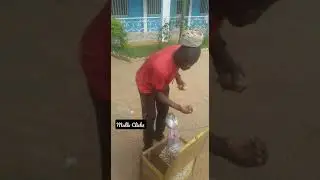 *കപ്പലണ്ടി തൊലി കളയുന്നത്... 🤭🤭*