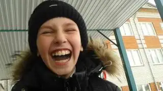 Мой друг смеется как осел