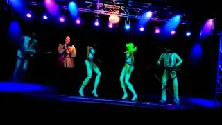 Martina Cantando Abba