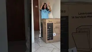A alegria dela com a lava louças 😂😂