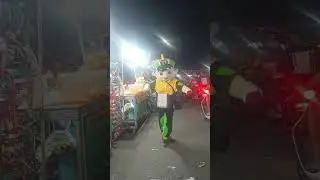 Bang becak versi badut lucu
