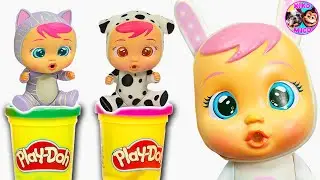 📚 BEBÉS LLORONES van a la ESCUELA y juegan con PLAY DOH  🏫  LÁGRIMAS MÁGICAS