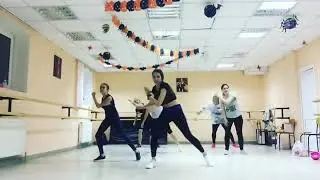 Небесные ласточки, студия