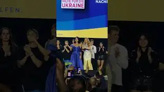 Тина Кароль и Злата Огневич поют гимн Украины