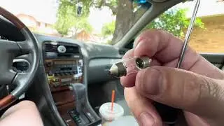 How to Remove Dome Light Bulb - 2001 Lexus ES300
