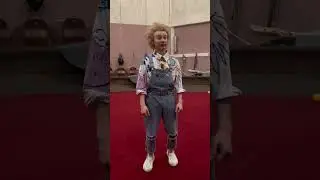 Дяденька пни МЯЧ! ЖАЛКО МЯЧ