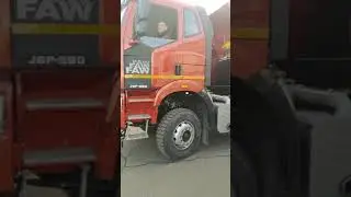 Красный самосвал 