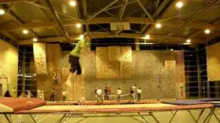 saut en trampoline