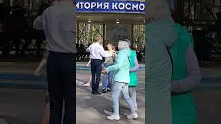 В #Россия музыка и #танцы. Духовой #оркестр в парке г. #Королёв