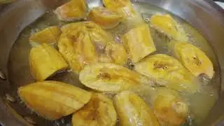 The Haitian Thanksgiving Series (3/3): Extra Crispy Fried Plantains (Banana Peze)