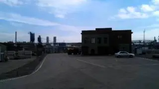 девушка за рулем самосвала/girl driving dumptruck