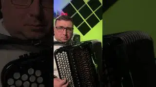 Он здесь, он здесь - христианская песня на баяне