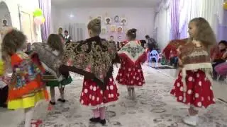 Русско-народный танец с платками