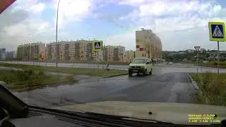 Хулиган пнул мобильный радар в Чебоксарах