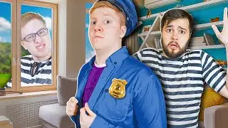 EXTREME HIDE AND SEEK! CATCH THE PRISONERS TO WIN!