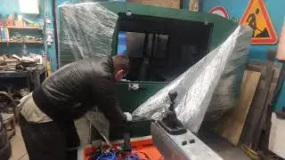 Свадьба бортоповоротного вездехода, запуск двигателя и как согнуть 20мм.лом в дугу.