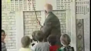 показывает Зайцев 002