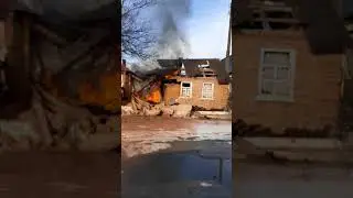 ХАРЬКОВ. ГОРЯТ ДОМА ВОЗЛЕ ОКРУЖНОЙ. 26 02 2022