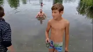 Очищаем берег