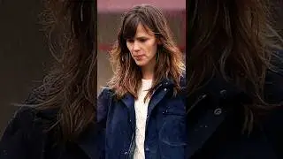 Jennifer Garner Gets Caught in the LA Rain ☔