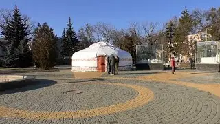 Гарячий чай, генератори та національний колорит: Юрта Незламності в центрі Харкова відкрита щодня
