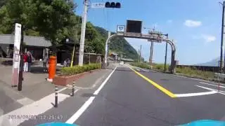 磯街道を走る　磯庭園付近