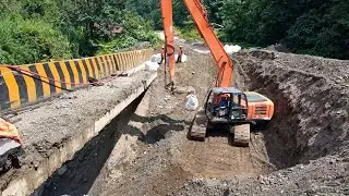 Penimbunan Besar Besaran Agar Jalan Lembah Anai Cepat Selesai