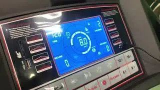 ТЦ СпортХит, 1-й этаж - CARDIOPOWER T40 — работа дорожки со скоростью 8 км/ч. Сколковское шоссе, 31