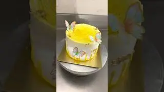real pineapple🍍cake 🎂 amazing 🤩design 1kg how to make amazing pineapple cake design #cake #shorts