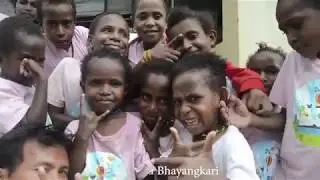 Kunjungan Bhayangkari Papua di Taman Baca Kemala Somatua
